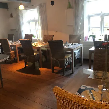 Altes Pastorat Szálloda *